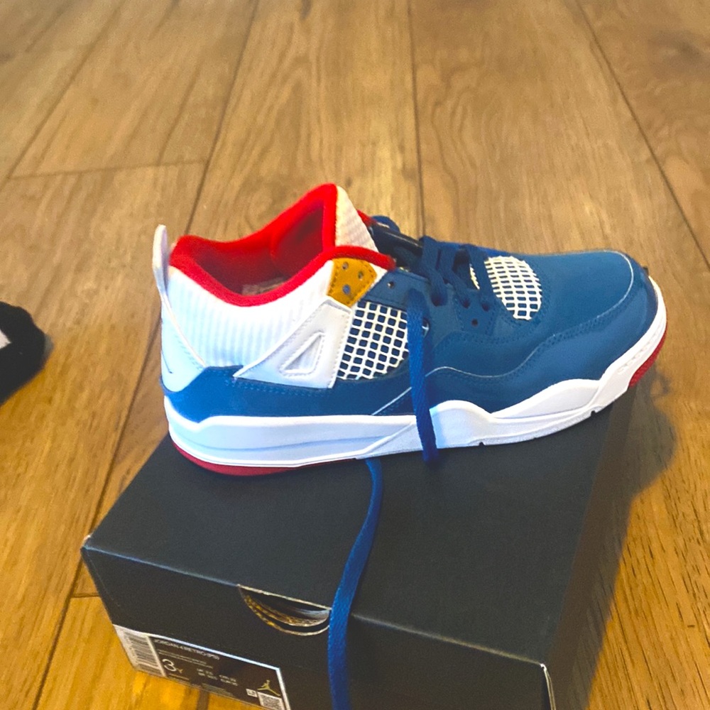 Brand new jordan 4 size 3 with box